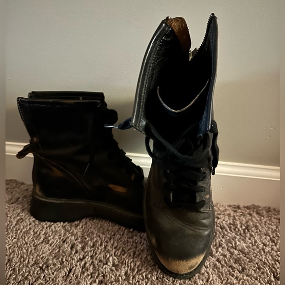 Steve Madden Farley Combat boot, 7, distressed black - Picture 7 of 13